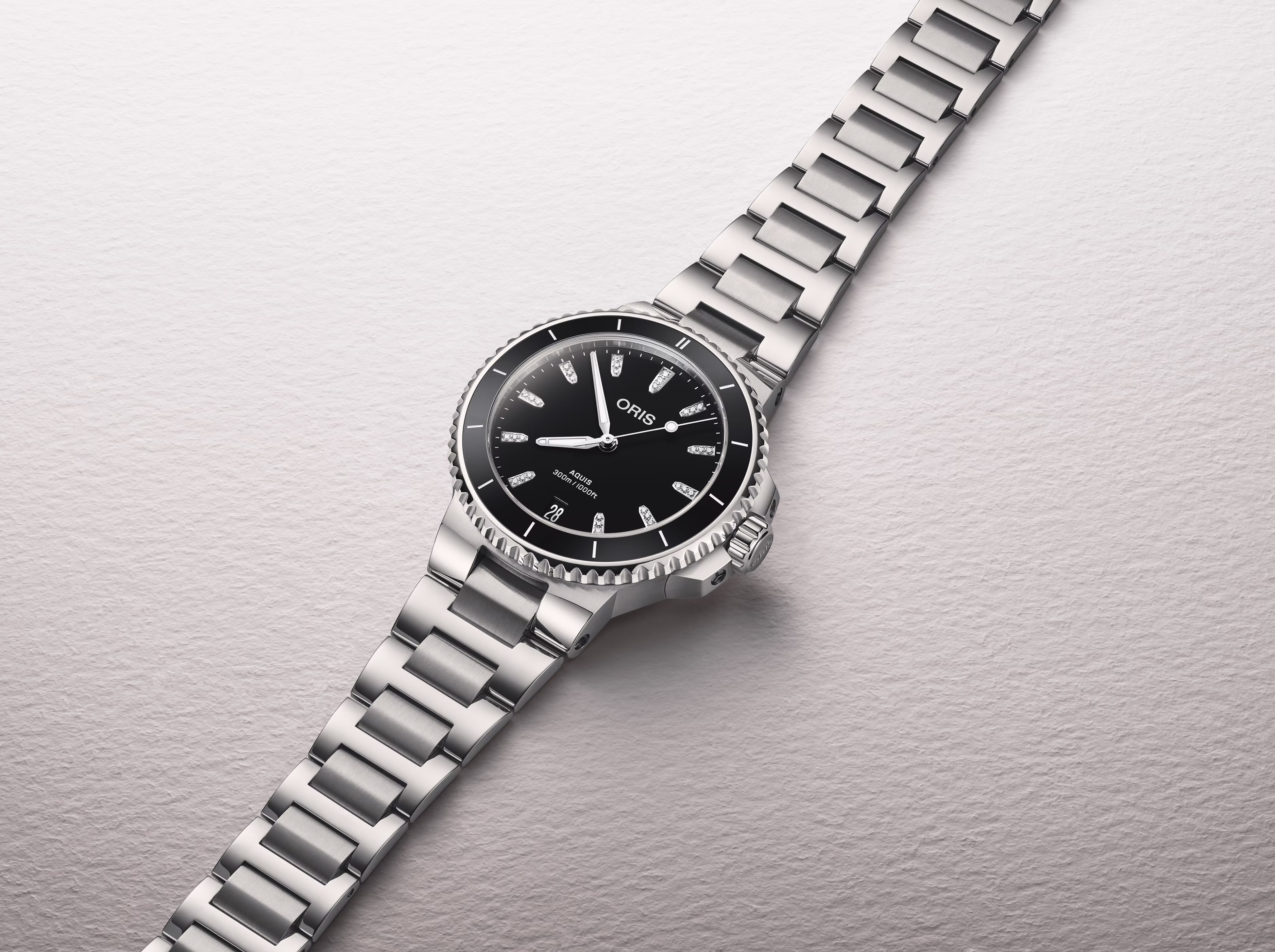 Oris Aquis Date Diamonds 36,5mm Kautschukband Damenuhr 01 733 7792 4194-07 8 19 05P