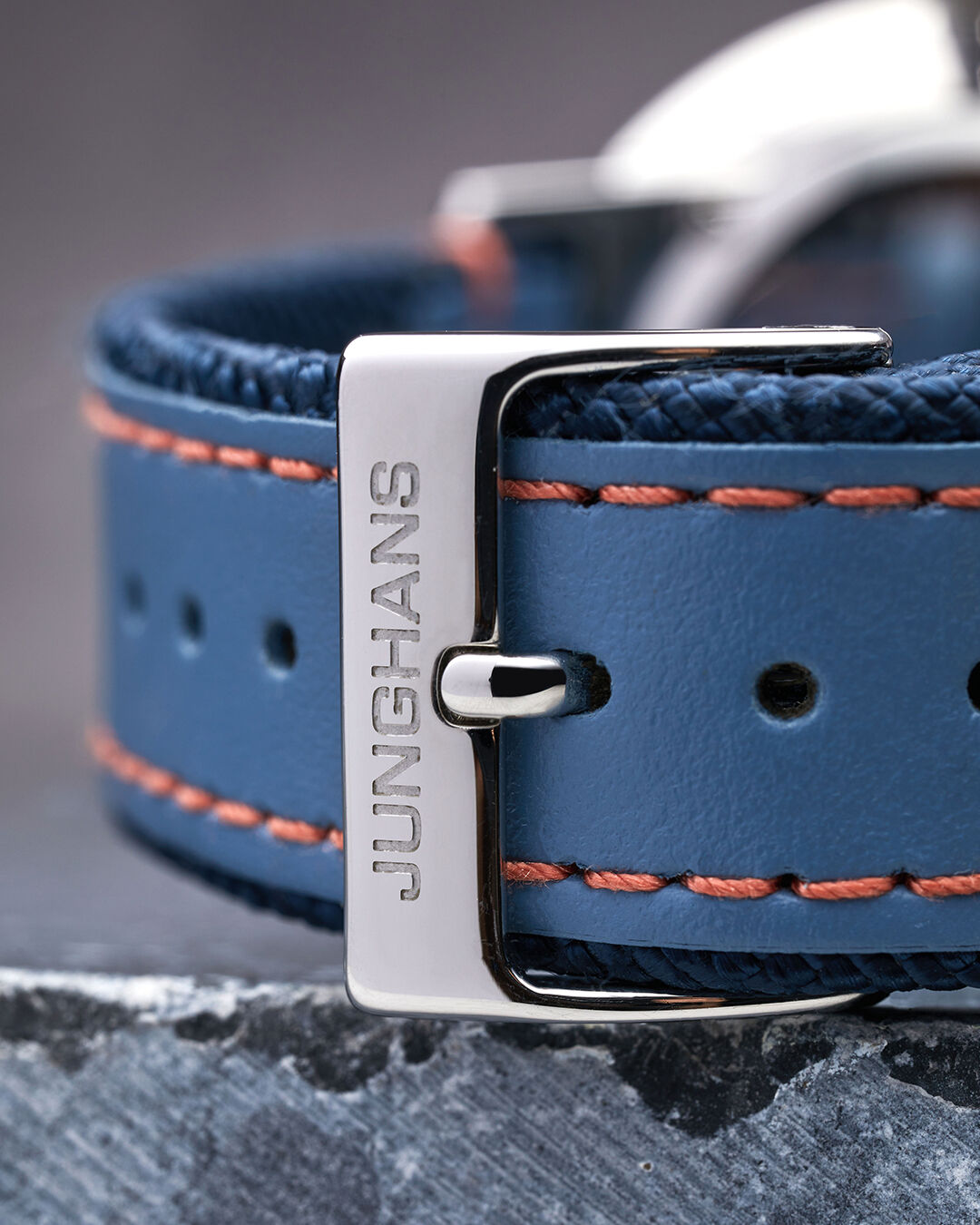 Junghans FORM Quarz Blaues Lederband Damenuhr 41/4481.00