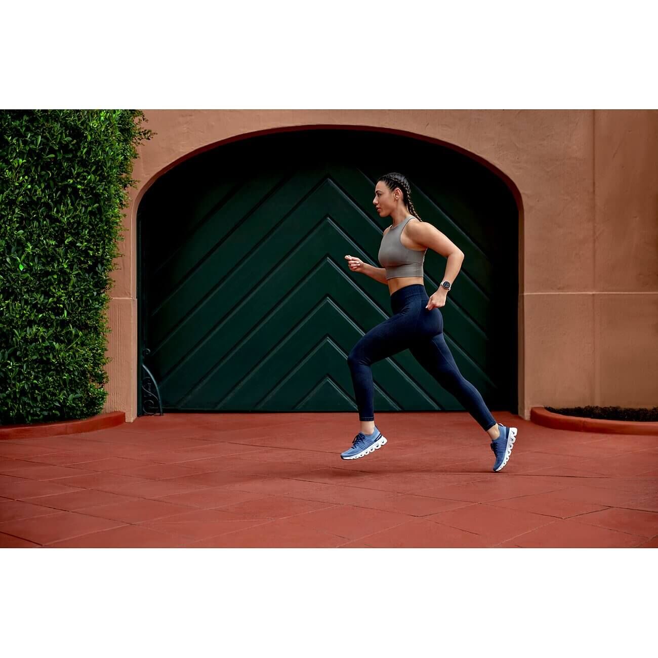 88865936_5 Garmin Venu 3S Pebble Gray/Slate Gray with Silicone Strap Women's Watch 010-02785-00