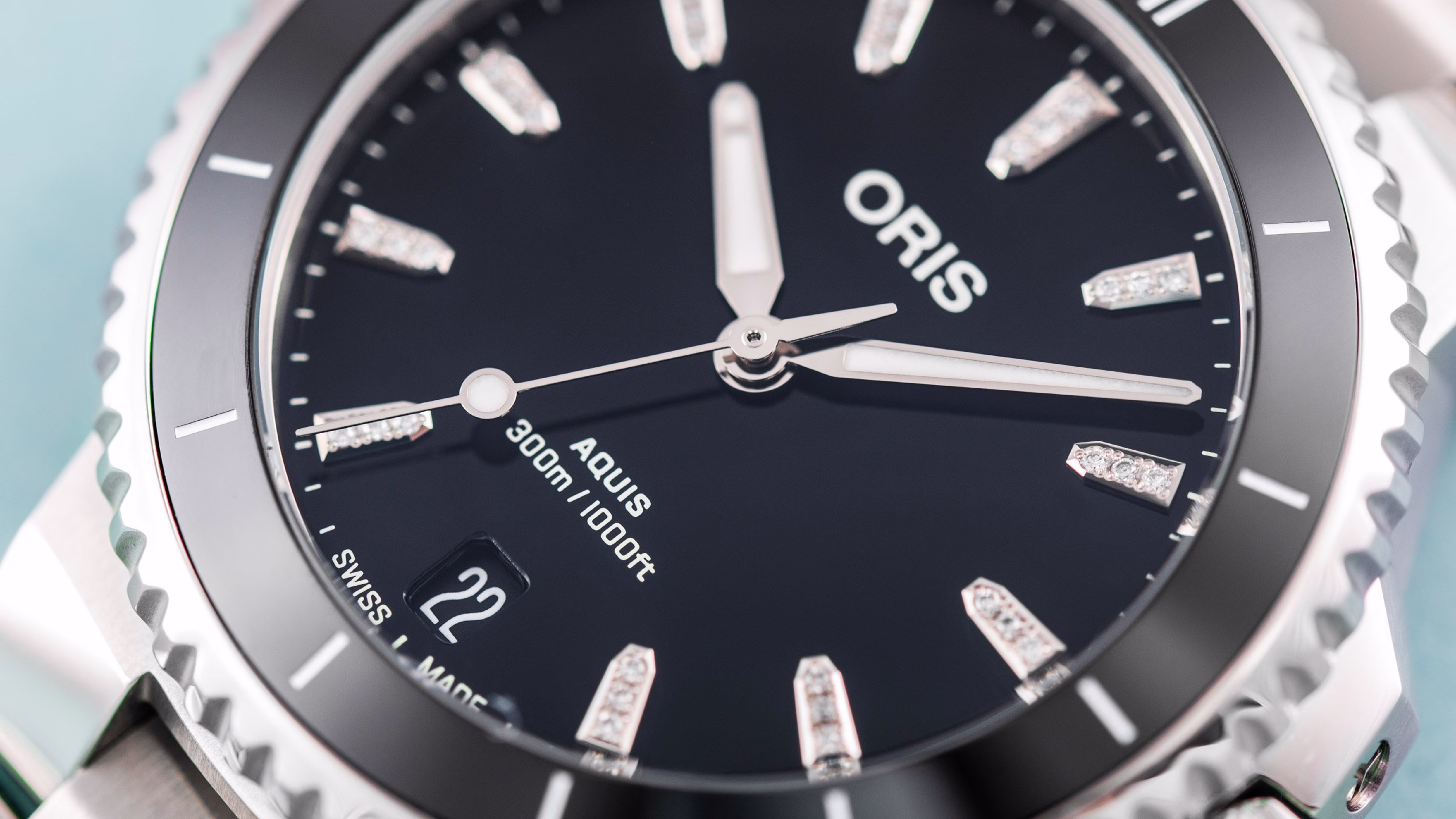 Oris Aquis Date Diamonds 36,5mm Kautschukband Damenuhr 01 733 7792 4194-07 8 19 05P
