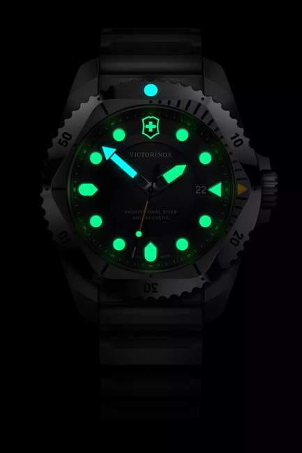 WAT_241990_NV-tif Victorinox Dive Pro Quartz Three hands Steel men's watch 241990