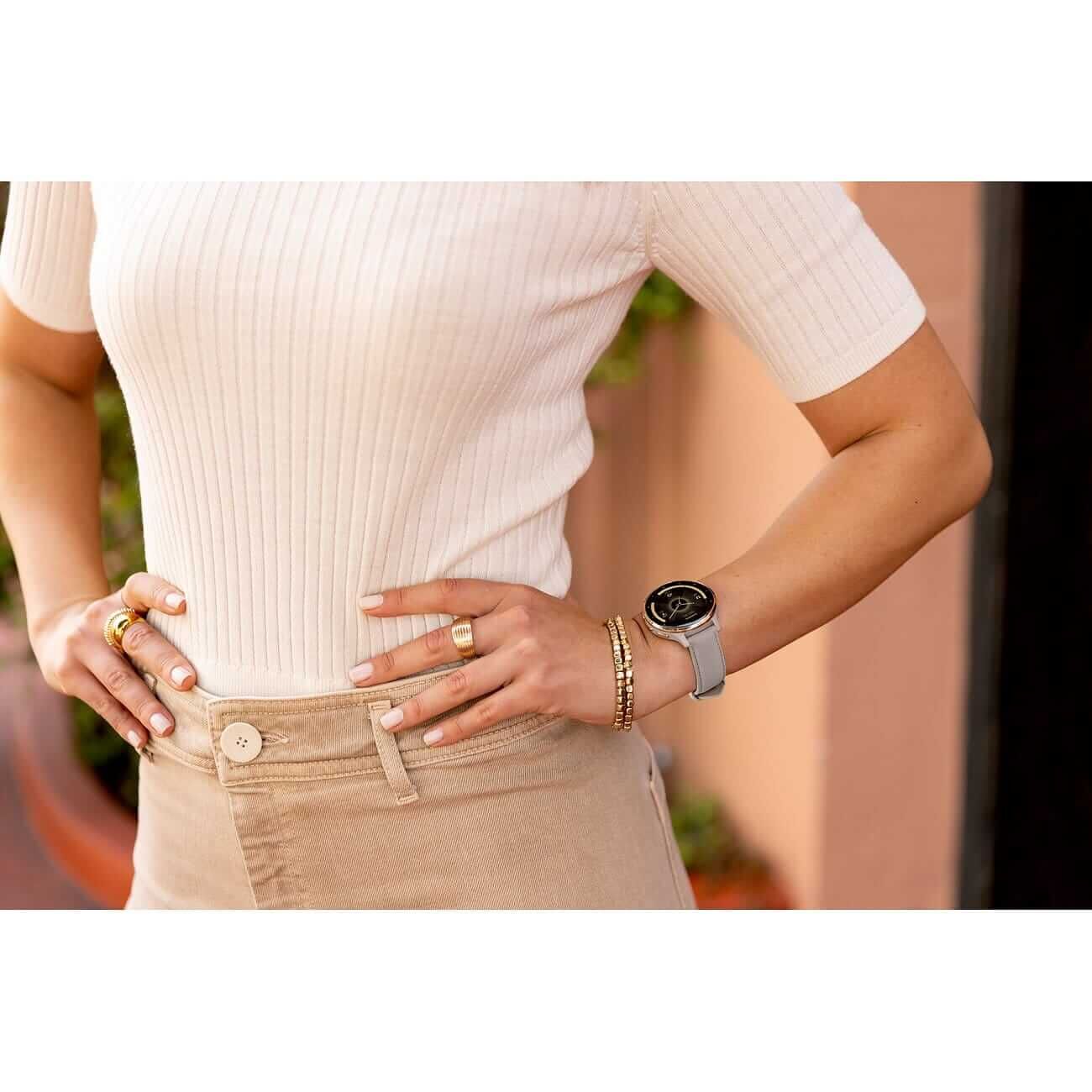 88865987_m Garmin Venu 3S French Gray/Soft Gold with leather strap and silicone strap 010-02785-55