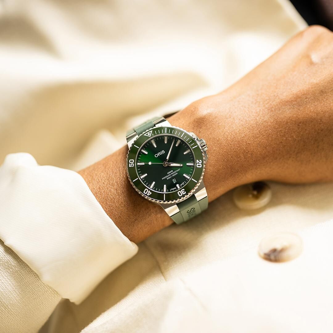 Oris men's watch Aquis 01 733 7789 4157-07 4 23 37FC Oris men's watch Aquis 01 733 7789 4157-07 4 23 37FC