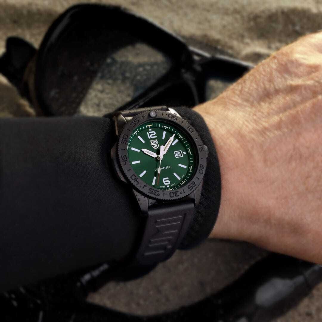 Luminox Pacific Diver 44 mm Taucheruhr  Grün Herrenuhr XS.3137.B