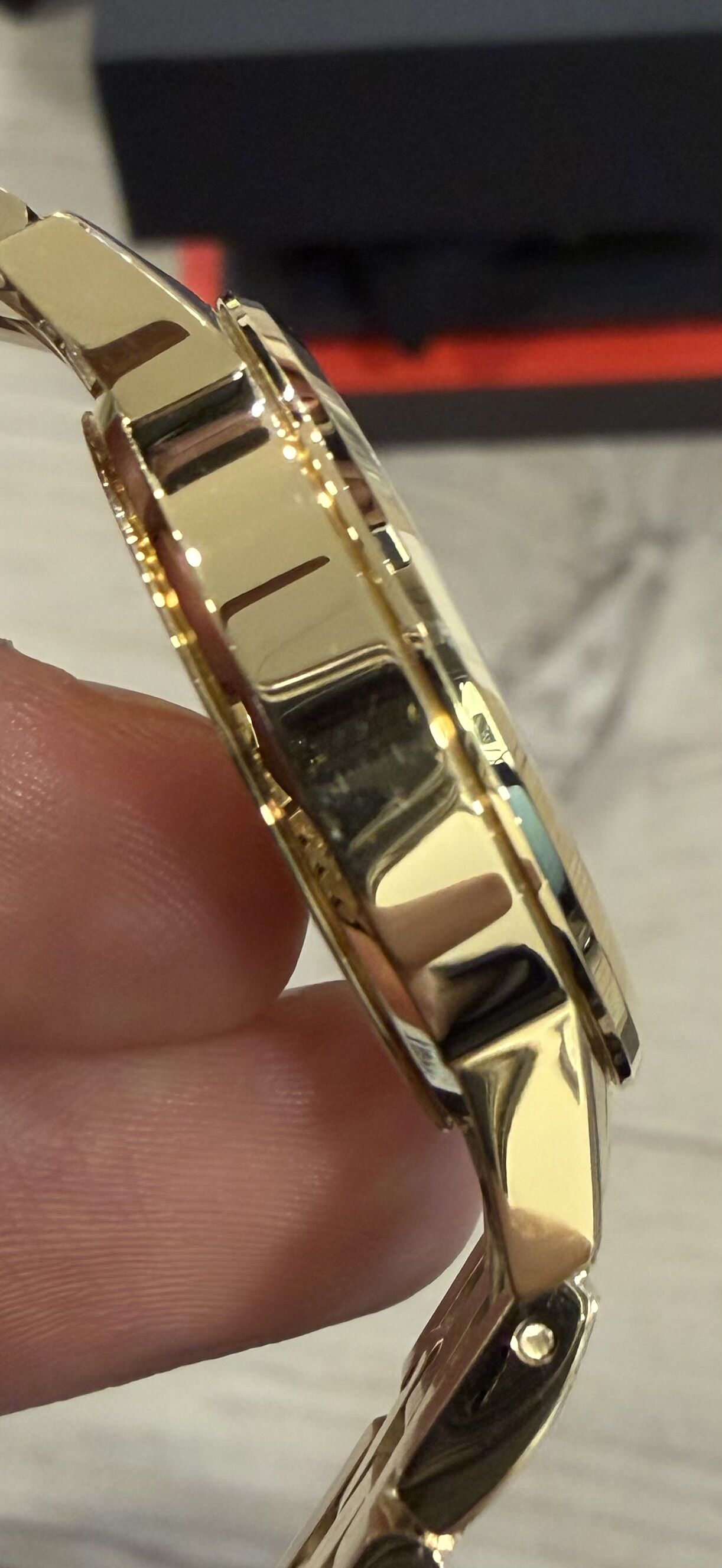 PRE-Owned Tissot Classic Dream 28mm Gold Damenuhr T129.210.33.263.00