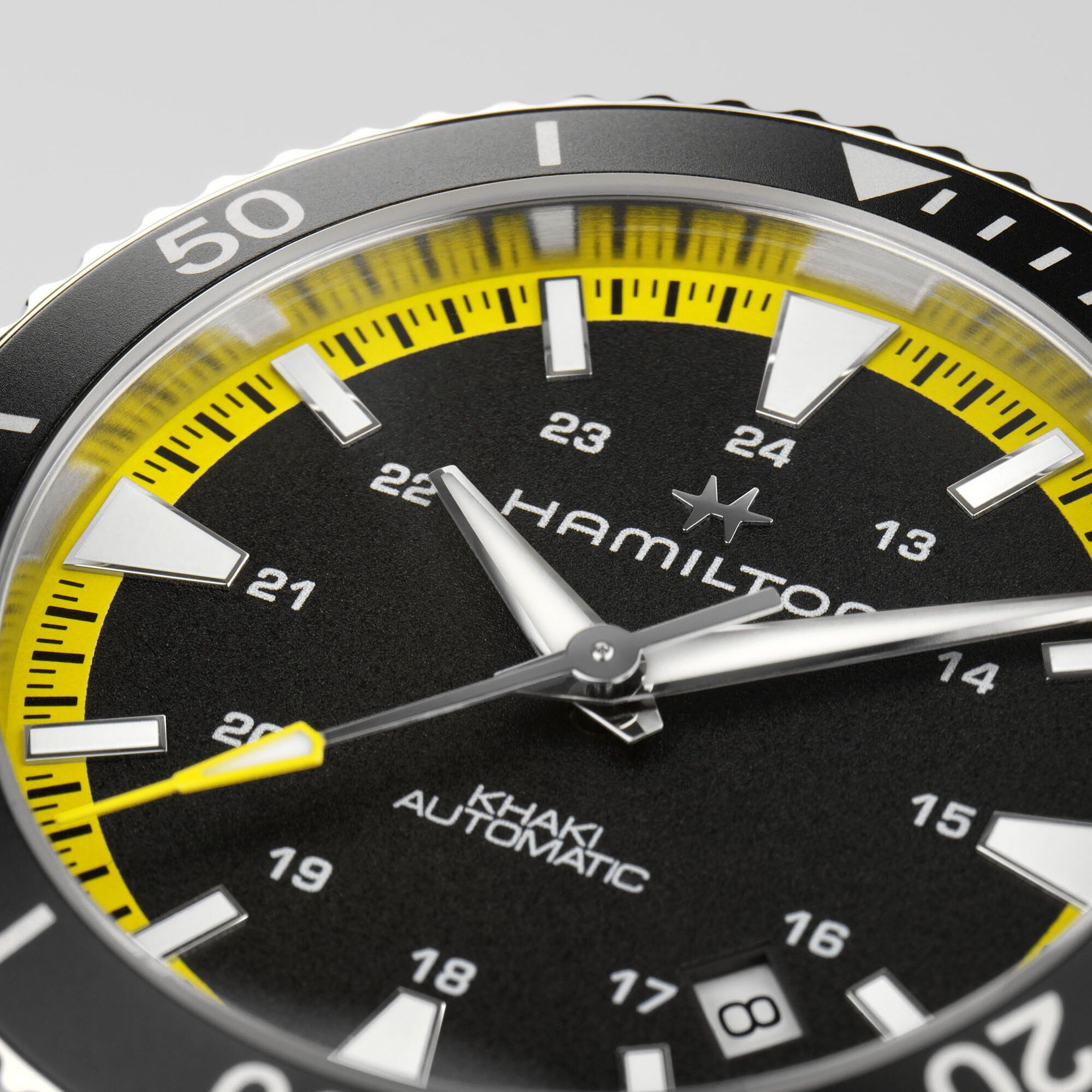 Hamilton Khaki Navy Scuba Automatik Herrenuhr H82395332