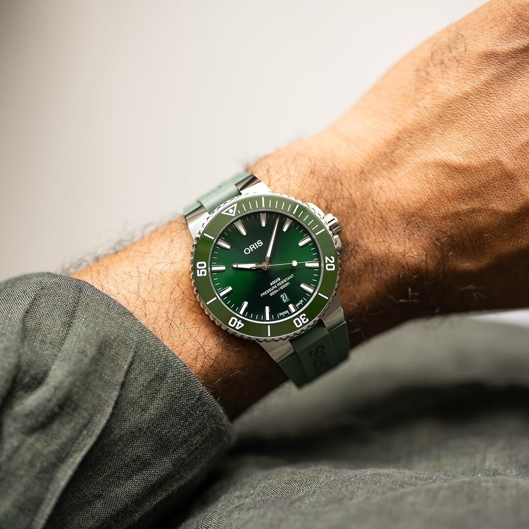 Oris men's watch Aquis 01 733 7789 4157-07 4 23 37FC Oris men's watch Aquis 01 733 7789 4157-07 4 23 37FC