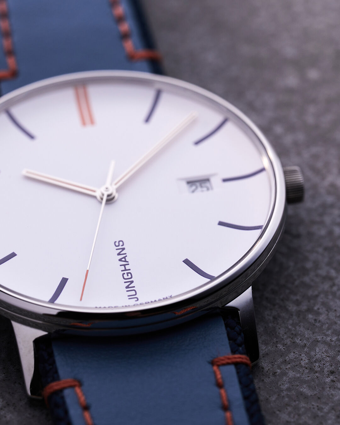 Junghans FORM Quarz Blaues Lederband Damenuhr 41/4481.00