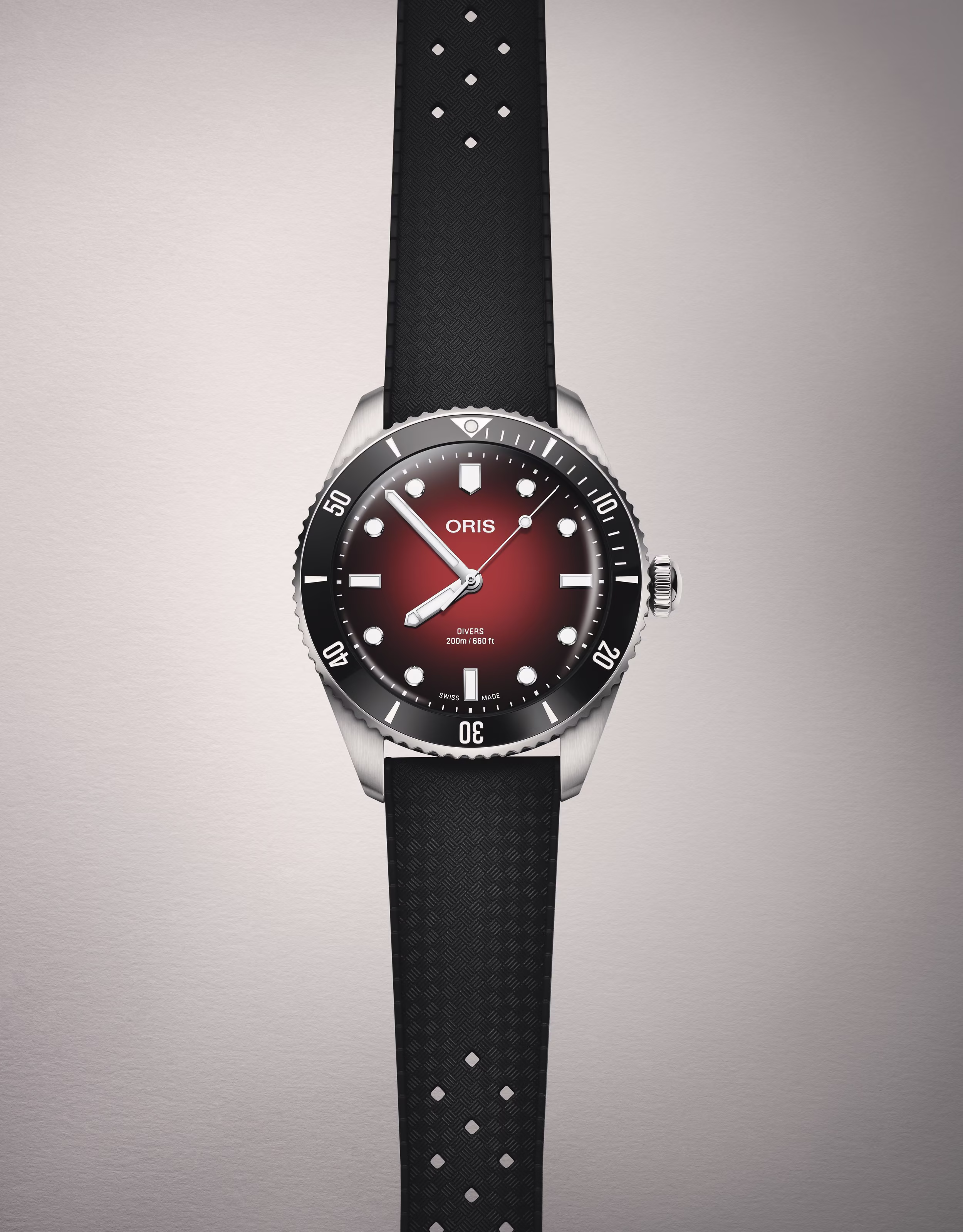 Oris X RedBar Limited Edition II 39mm, ceramic bezel, rubber strap, diver's watch men's watch 01 733 7795 4018-Set
