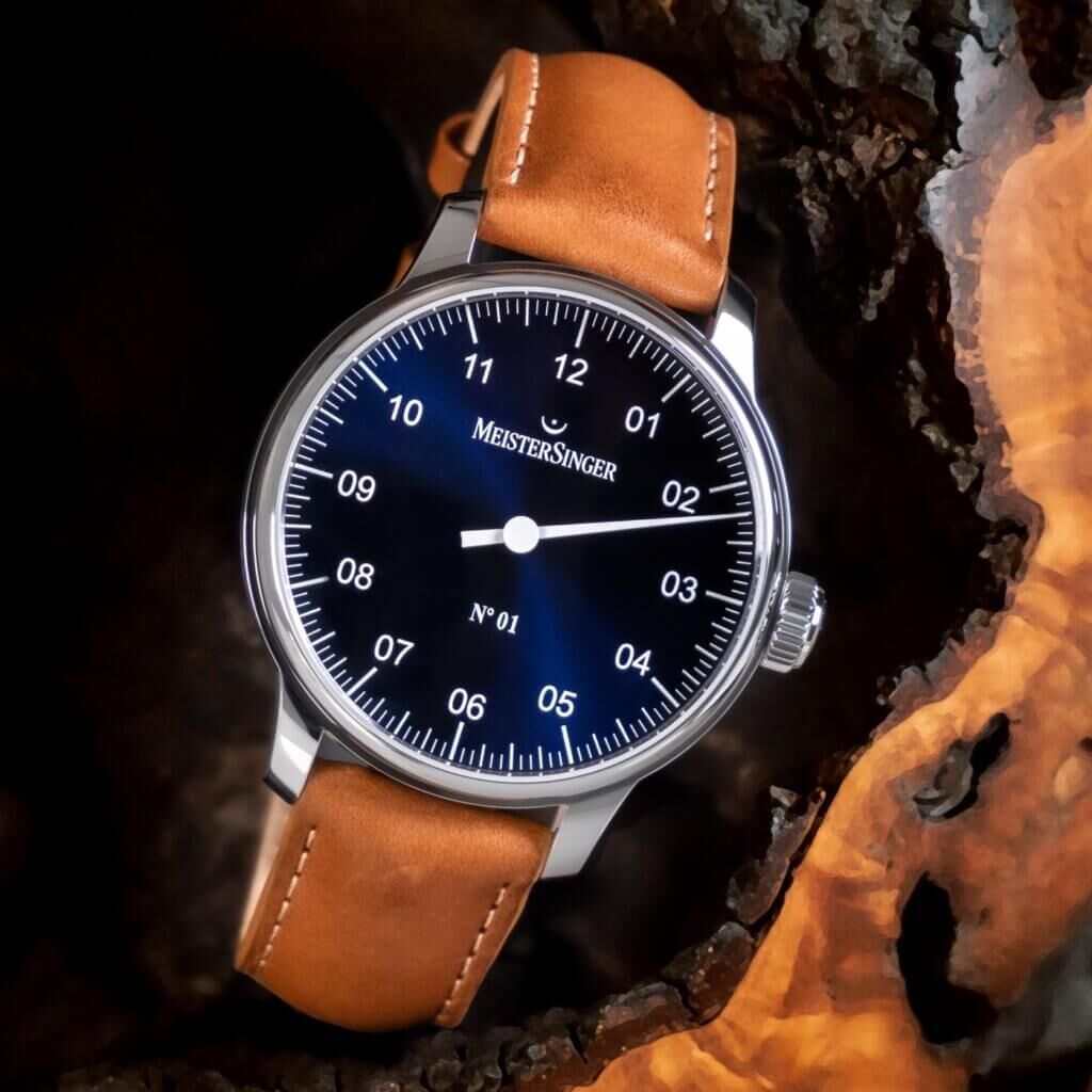 AM3303_Still-1024x1024 Meister Singer N 01 Handaufzug Herrenuhr AM3308