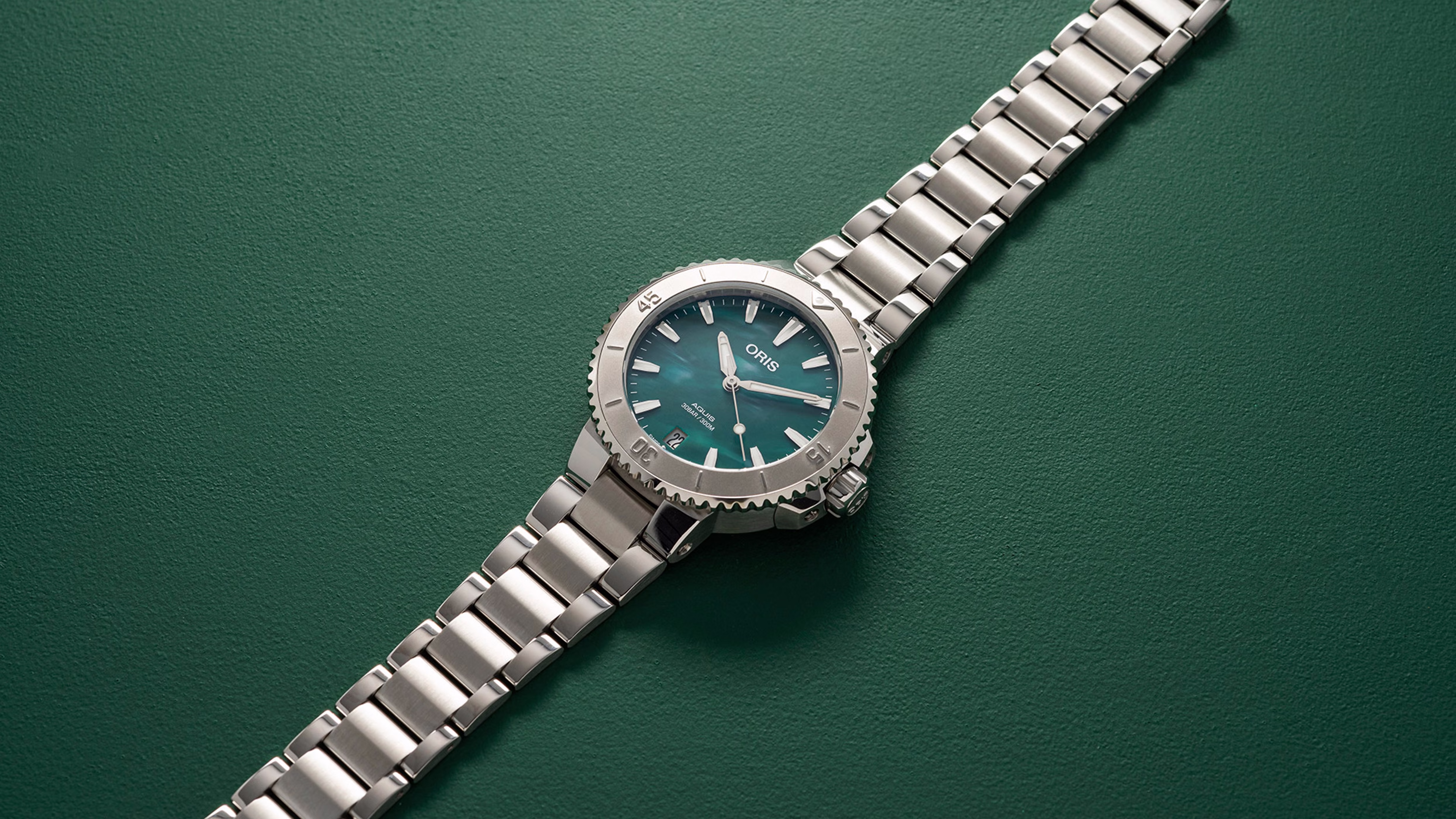 Oris X Bracenet 36.5mm, bezel with minute scale, ladies' watch 01 733 7770 4137-07 8 18 05P