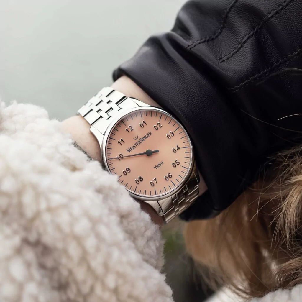 Meister Singer Yaara - Lachs mit Silber, 36mm, Automatikuhrwerk Damenuhr YA916S