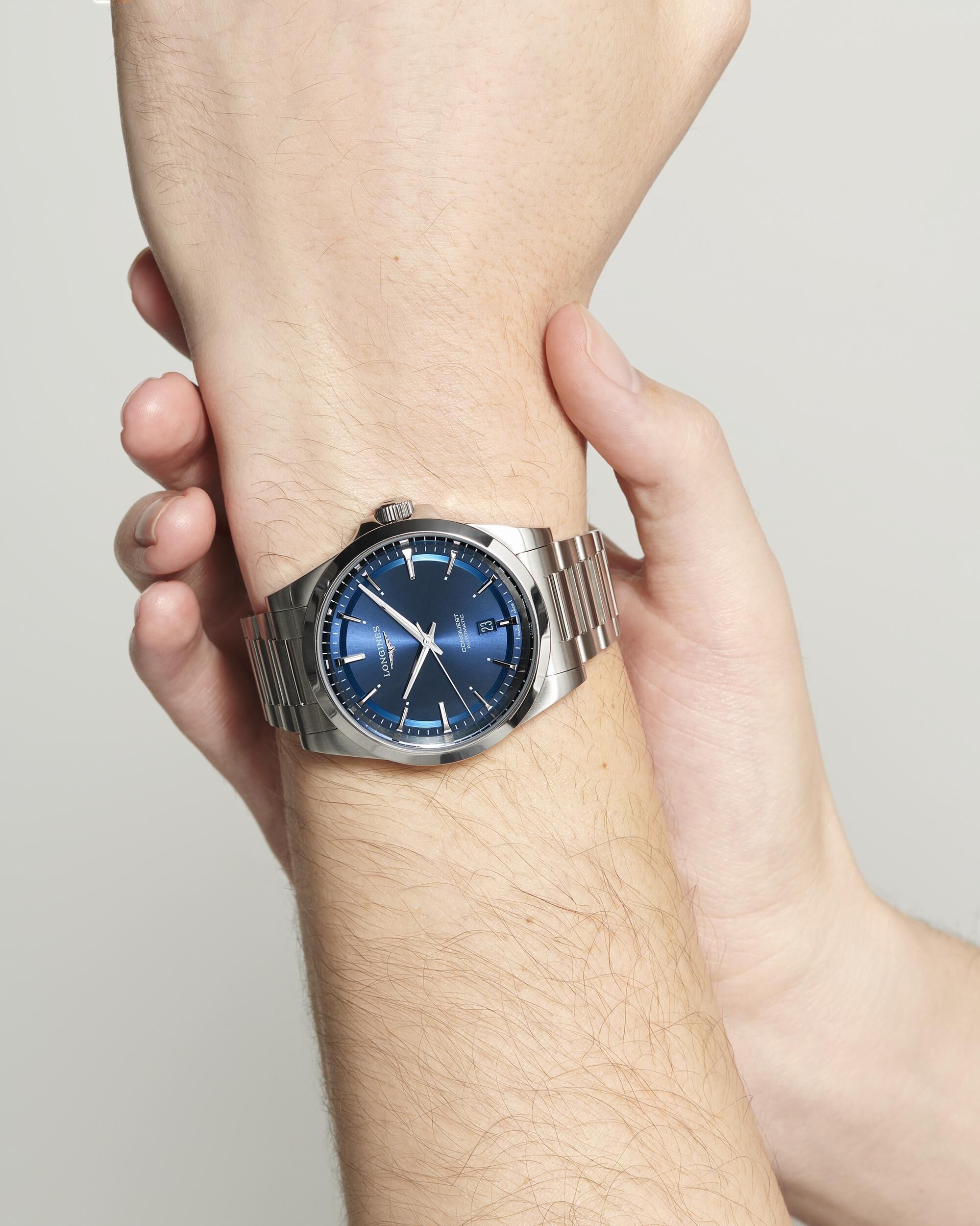 Longines Conquest Herrenuhr blau 41mm L3.830.4.92.6