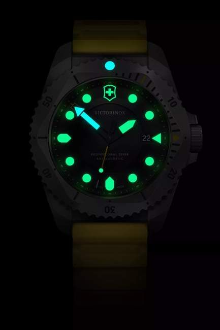 WAT_241992_NV-tif Victorinox Dive Pro Quartz Three hands Titanium men's watch 241992