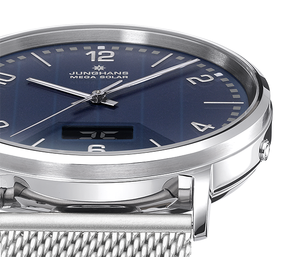 Junghans Milano Mega Solar, Milanaiseband mit Sicherheitsschließe, Multifrequenz-Funk-Solarwerk Herrenuhr 56/4629.44