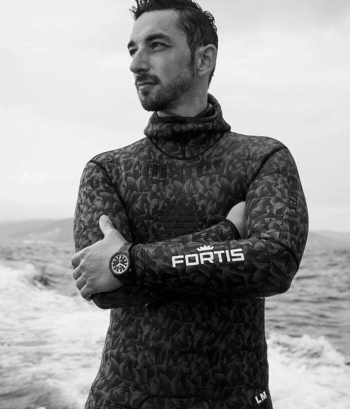 Fortis MARINEMASTER M44 DLC RESIN AUF HORIZON STRAP Herrenuhr F8120030