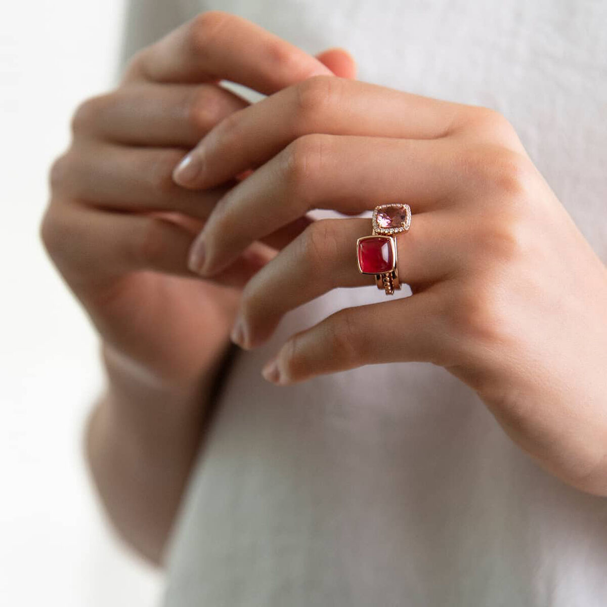 One More Pantelleria Damen Ring in 18 Karat Roségold gefasst mit Quarz und Rubin auf Perlmutt 051576R2