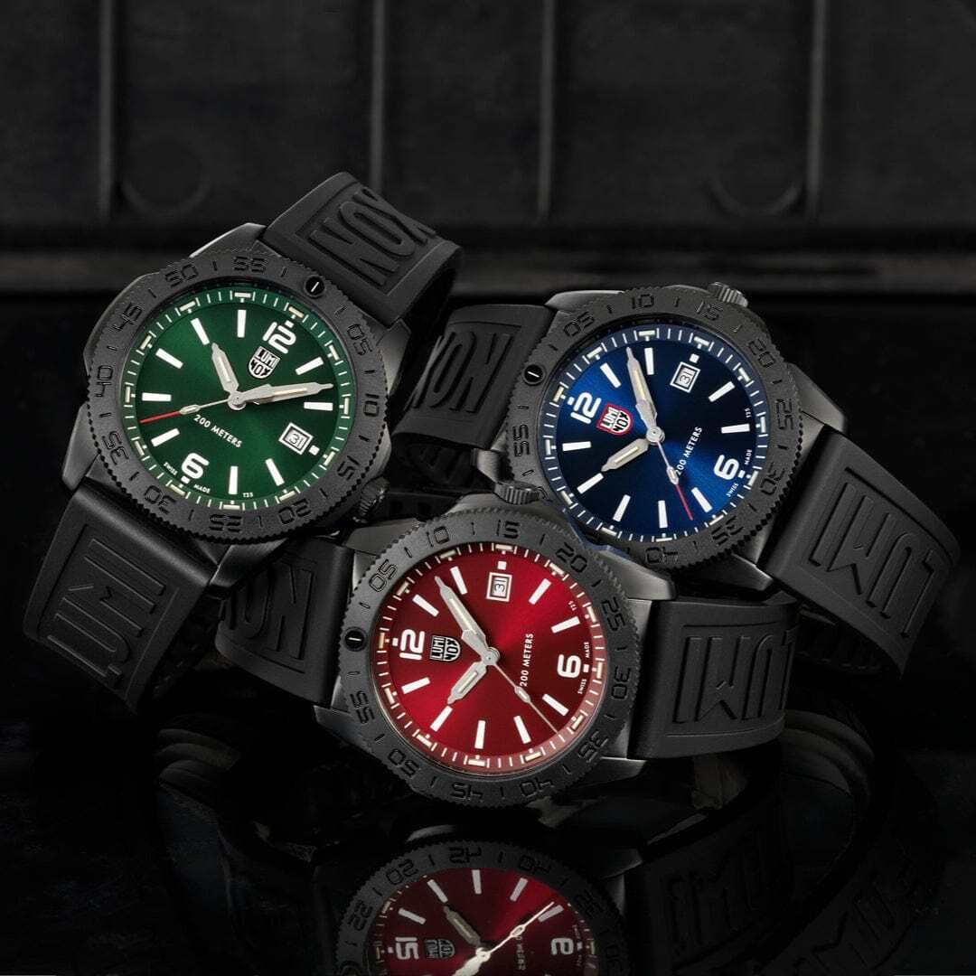 Luminox Pacific Diver 44 mm Taucheruhr 200 Meter wasserdicht Rot Herrenuhr XS.3135.B