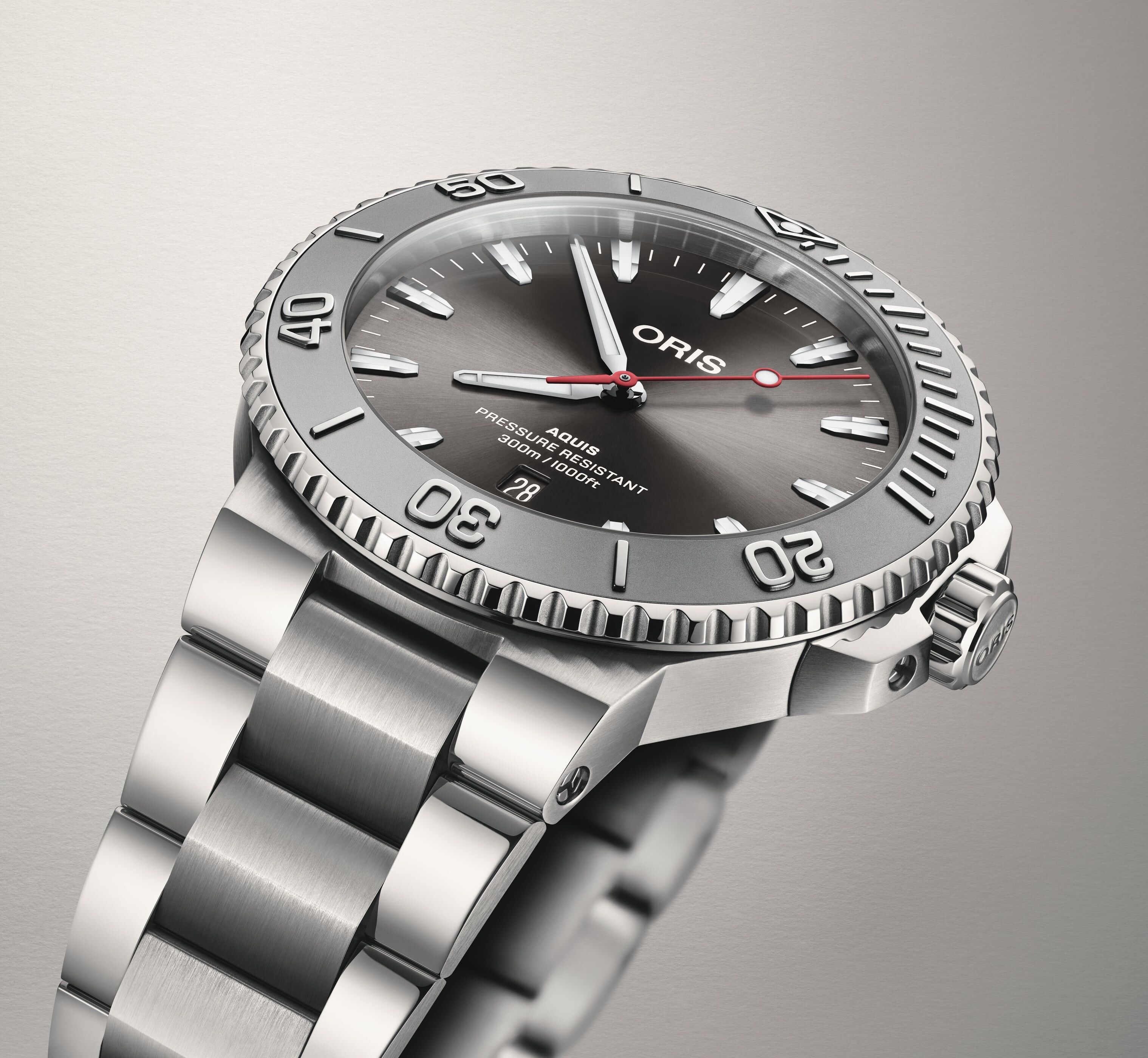 Oris AQUIS DATE RELIEF Herrenuhr 01-733-7789-4153-07-8-23-04PEB