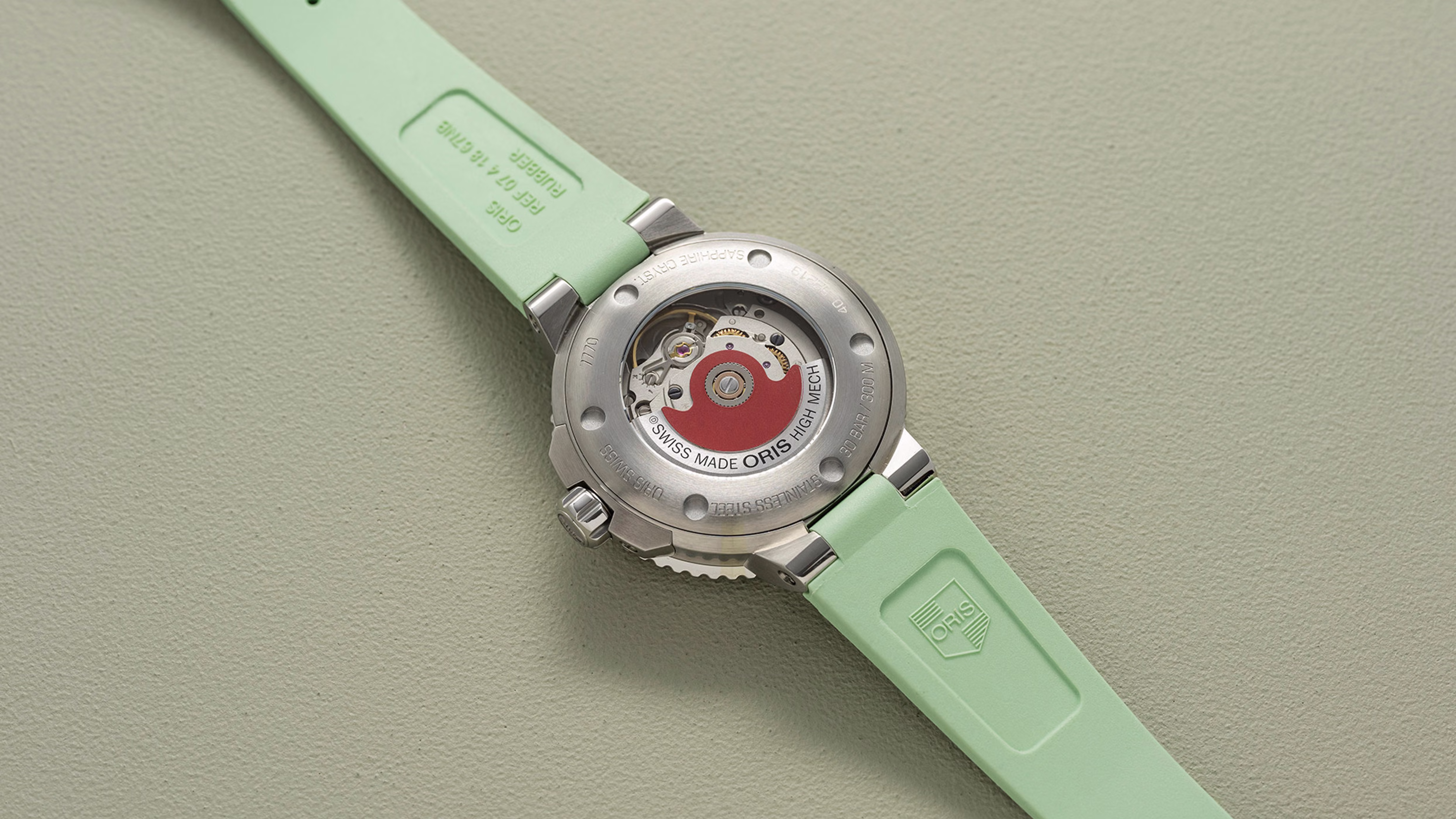 Oris Aquis Date 36.5mm, bezel with minute scale, rubber strap, mother-of-pearl green ladies' watch 01 733 7770 4157-07 4 18 67FC